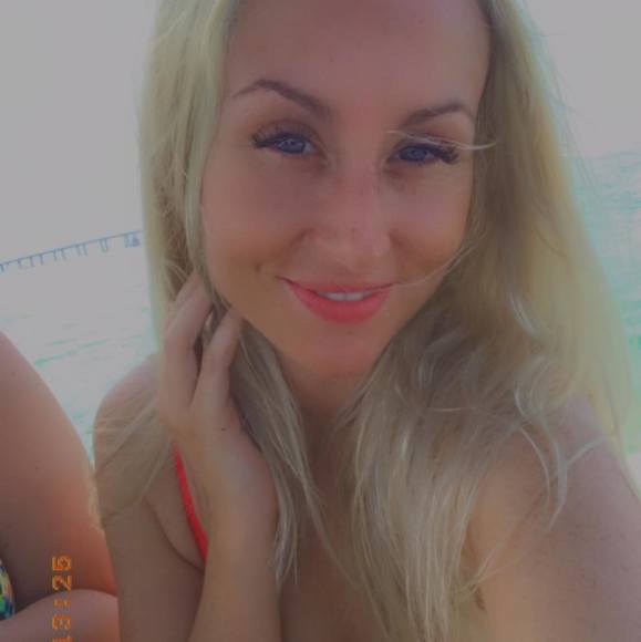 Meet your Posher, Hiliary - Picture 1 of 1